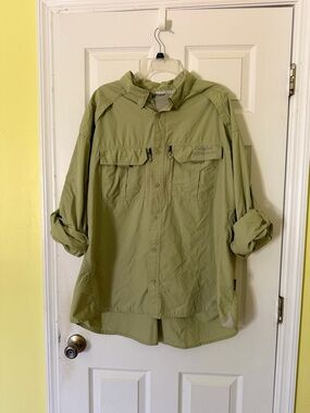 Cabela's GuideWear Shirt Men, Green Vented,  Zip Pockets shirt fits like 3XL,GUC